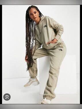 The North Face Oversized Tan Sweatshirt & Joggers Set